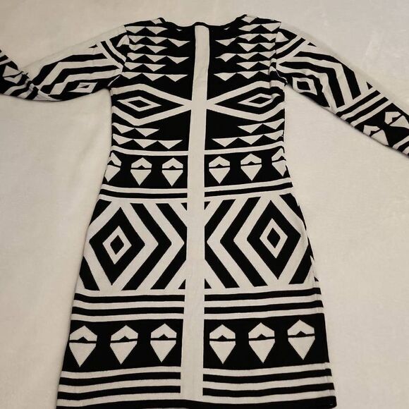 Stilletto's Women's Size Medium Bodycon Sweater Dress Black and White Geometric - Picture 9 of 9